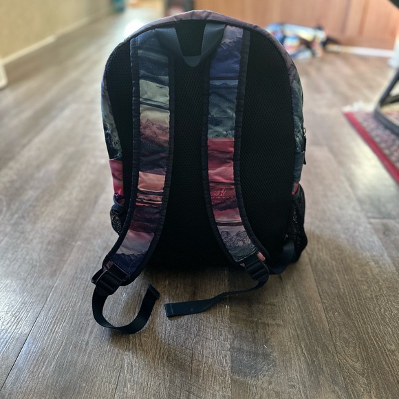 Lvivva by lululemon backpack - Picture 7 of 7